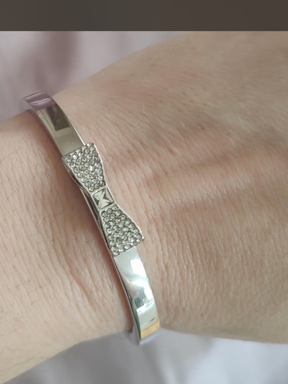 Kate Spade New York Crystal Bow Bangle Bracelet ✨